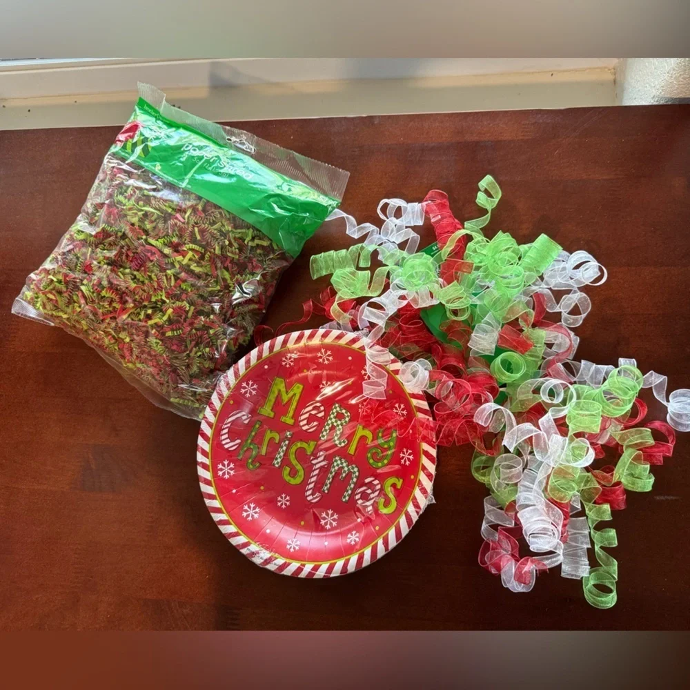 3/ for$15 🍒 Holiday Party Bundle - Plates, Bows, Paper Shred - NEW w TAGS 🏷️